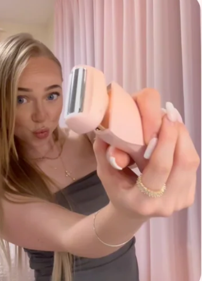 Femmé® 3-in-1 Smooth Shaver